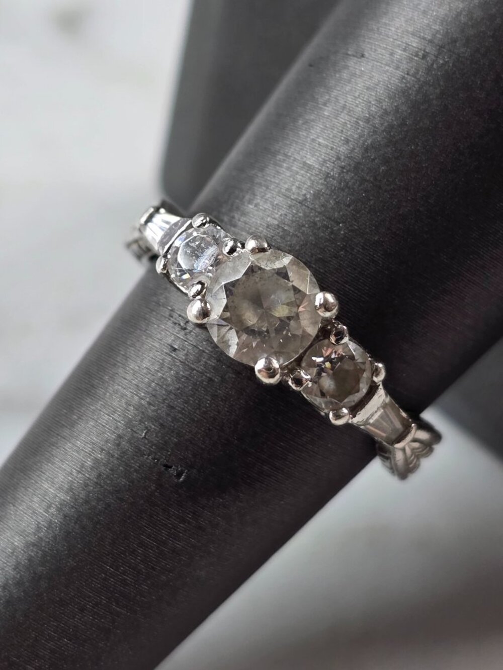 Womens Vintage Estate Sterling Silver Modernist CZ Ring 4.7g E3246